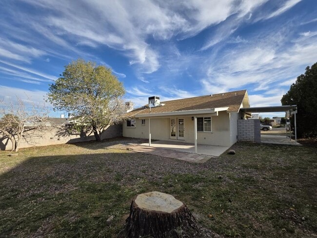 Building Photo - 987 Shadow Crest Cir