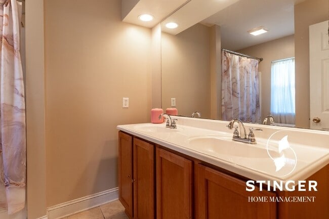 Building Photo - 46 Spearmint Cir