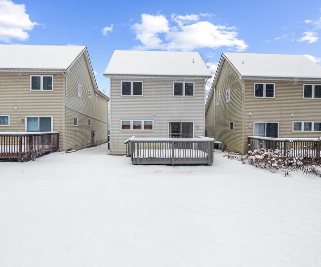 Building Photo - 905 Wildt St