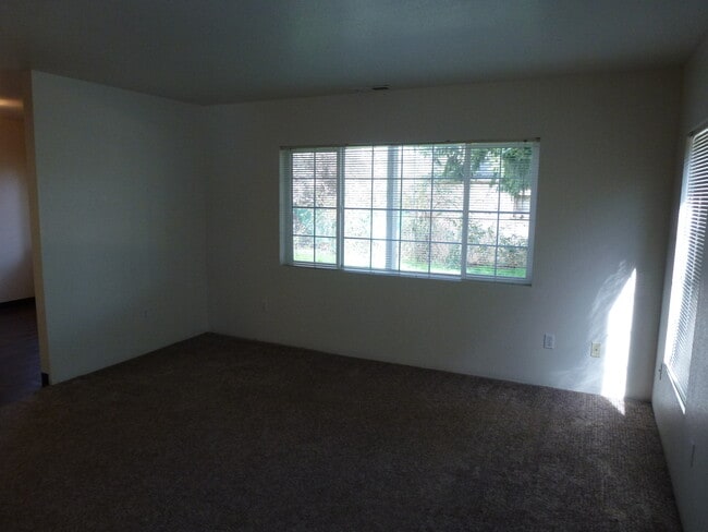 Building Photo - gbfront