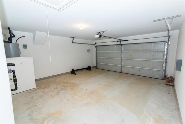 Building Photo - 116 The Ugly Wy