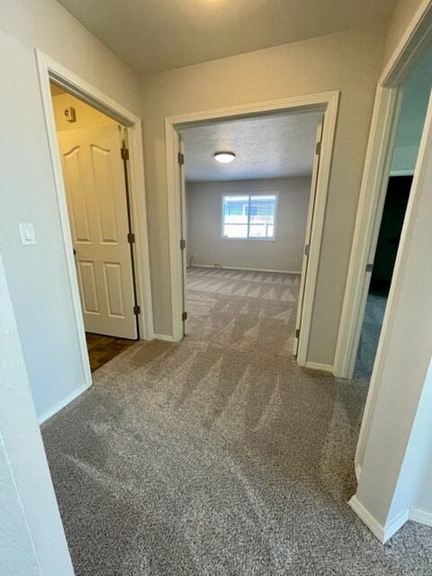 Building Photo - 5008 N Rothmans Ave