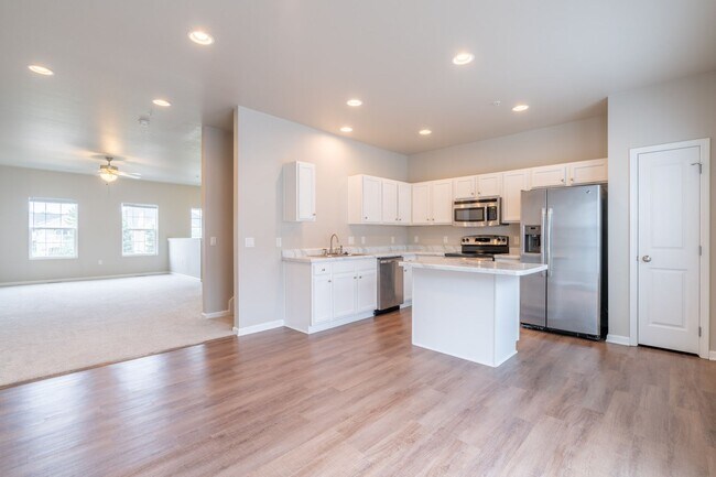 Building Photo - Fantastic Johnston Townhome Rental!