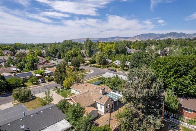 Building Photo - 3759 Alta Loma Dr E
