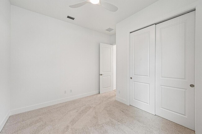 Building Photo - 13621 Le Christine Dr