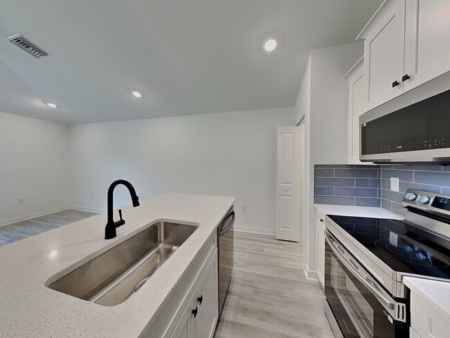 Building Photo - 1217 Clayton Ave