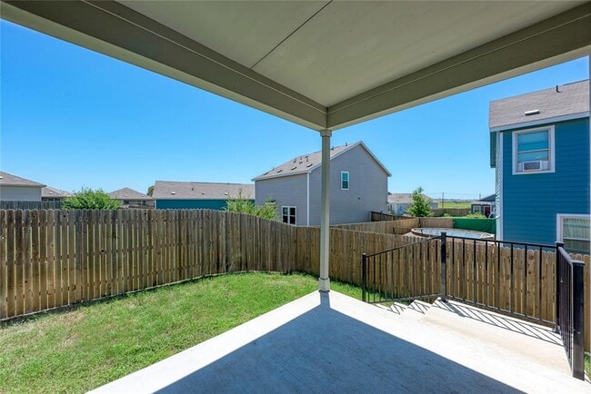 Building Photo - 520 Pandora Cv