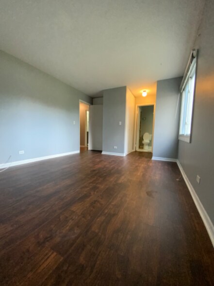 Building Photo - 3108 Roberts Dr