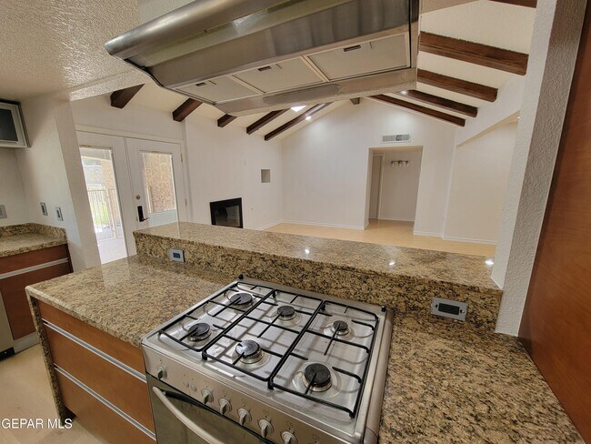 Building Photo - 6836 Orizaba Ave