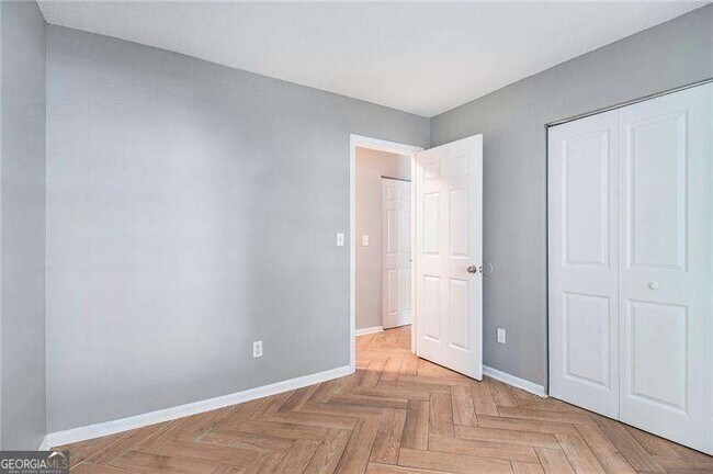 Building Photo - 3599 Woodbriar Cir