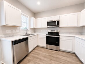 Building Photo - 26 S Prospect Dr