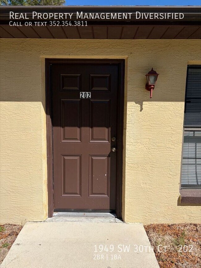 Building Photo - 1949 SW 30th Ct