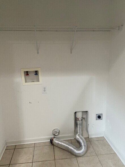 Building Photo - 256 Oxmoor Pl