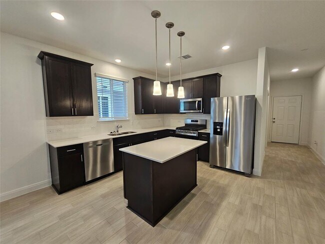 Building Photo - 1512 Brimhurst Dr