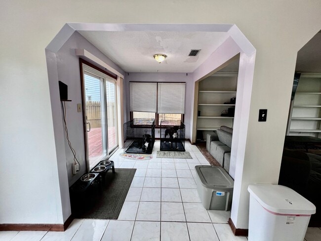 Building Photo - Spacious 3 bedroom home in Wesleyan Chase