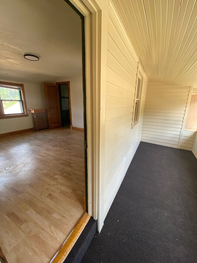 Building Photo - 1717 Iowa St