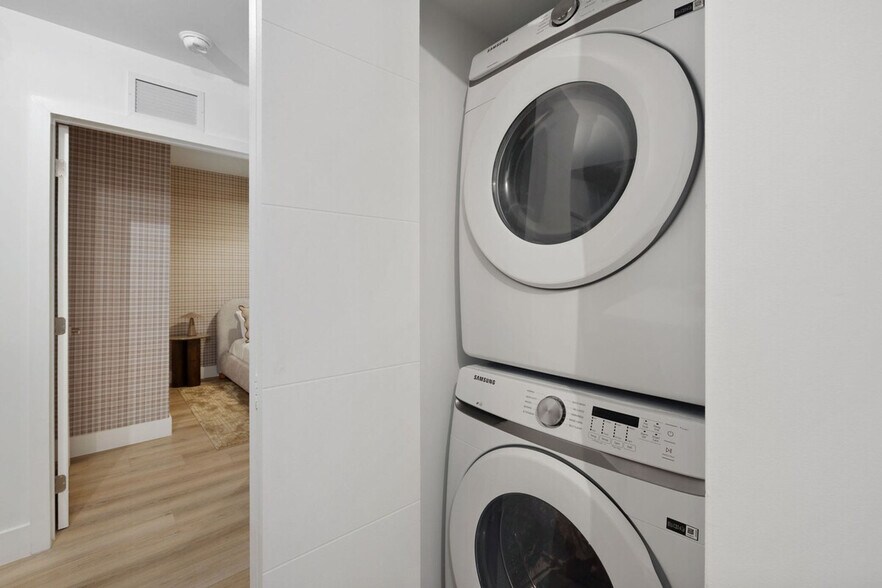 Building Photo - 40 NW 15th Ave