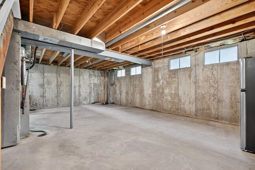 Building Photo - 2705 Freemantle Dr
