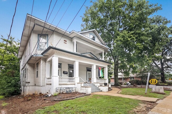 Interior Photo - Kisor Flats
