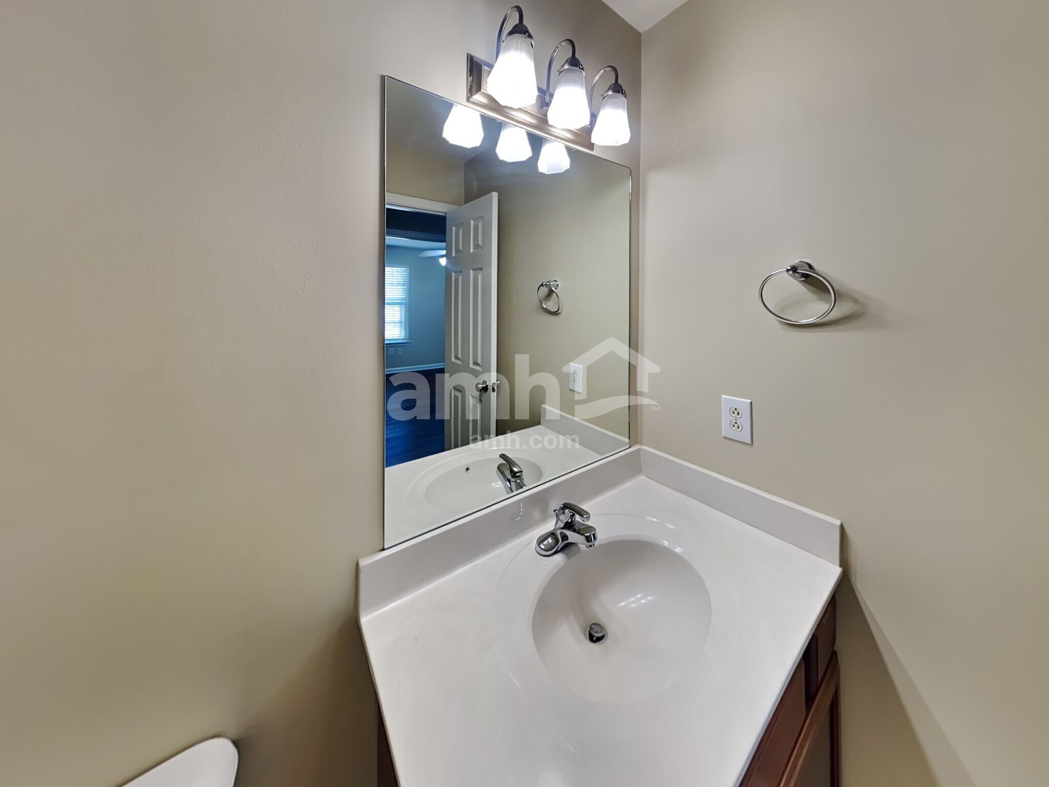 Building Photo - 1718 Stephenson Ln