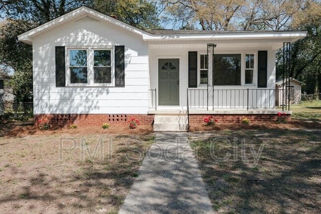 Building Photo - 332 Guilford St