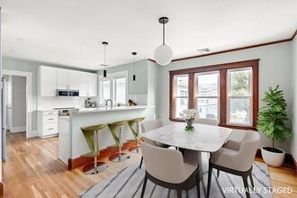 Building Photo - 706 Mt Auburn St