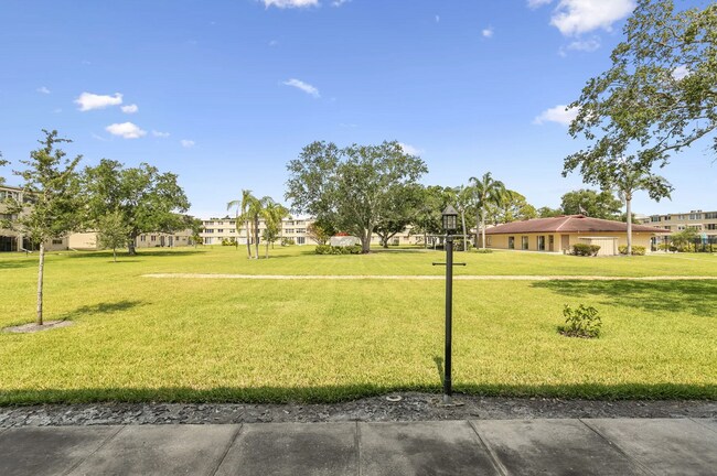 Building Photo - 2 Bed 2 Bath Condo for Rent in 55+ Peacefu...