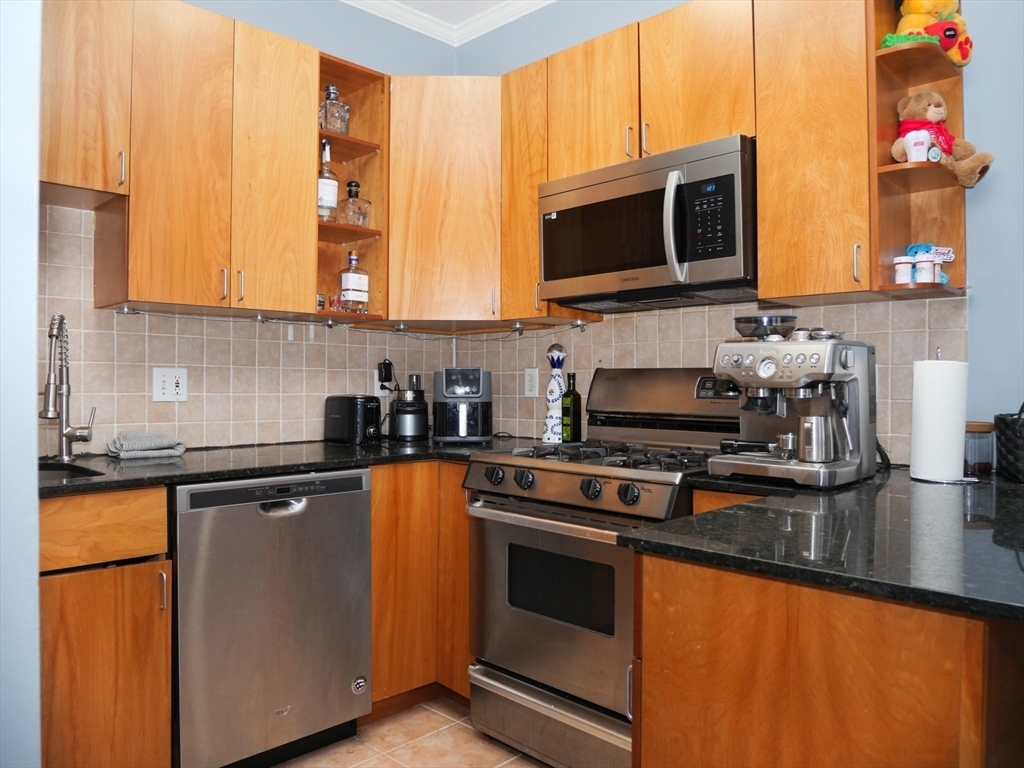 Building Photo - 43 E Springfield St