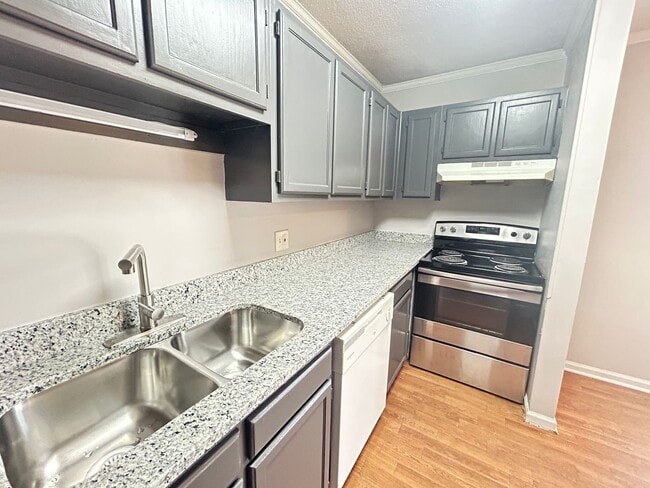 Building Photo - Brockton Dr.-4700