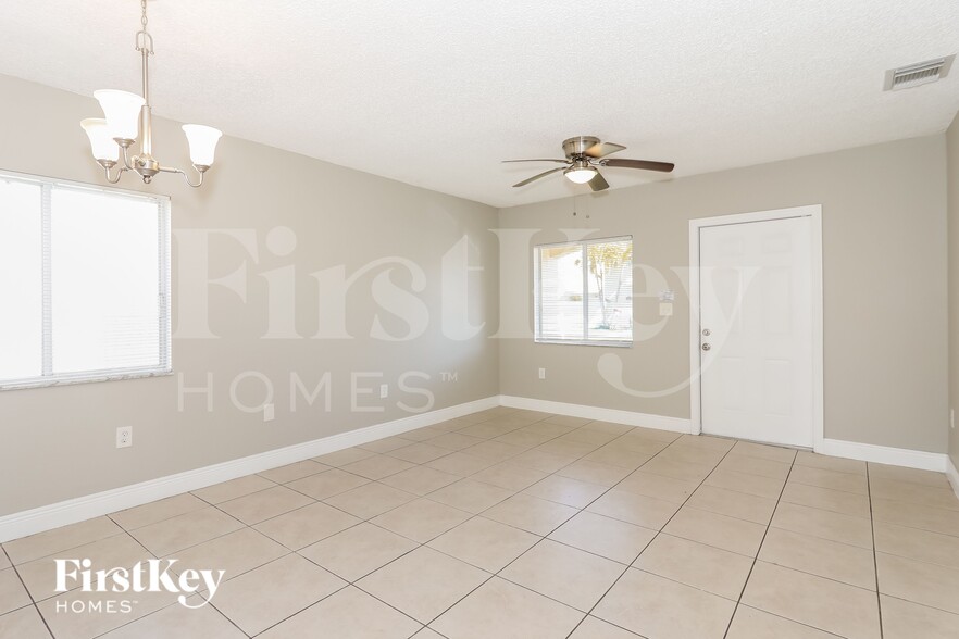Building Photo - 27040 SW 119th Ct