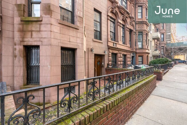 Building Photo - 17 West 82nd Street