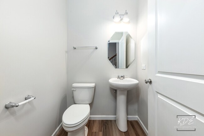 Building Photo - 2110 Weatherbee Ln