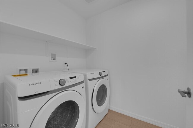 Building Photo - 10227 Estancia Hl St