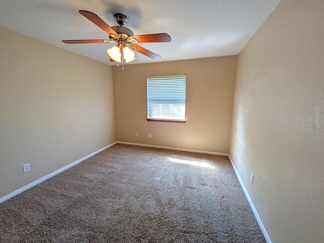 Building Photo - 7945 Blue Bonnet St