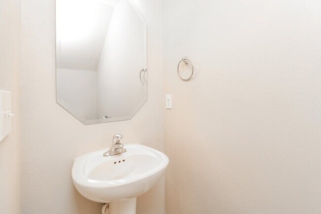 Building Photo - 1908 Boulder Ct