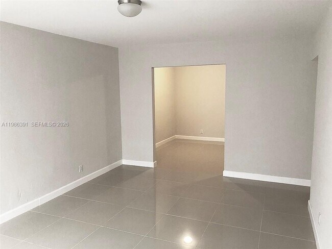 Building Photo - 7650 SW 10th Ct