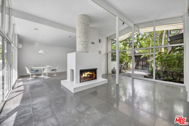 Building Photo - 30611 Las Estrellas Dr