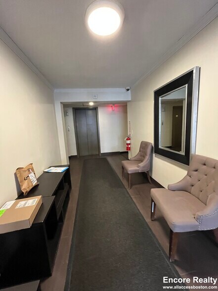 Building Photo - 222 Babcock St