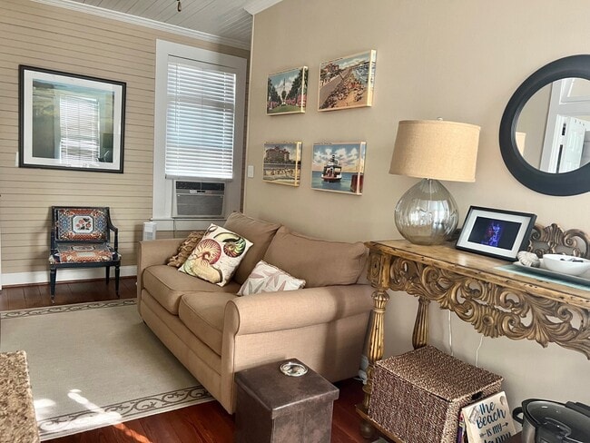 Building Photo - 1812 Winnie St