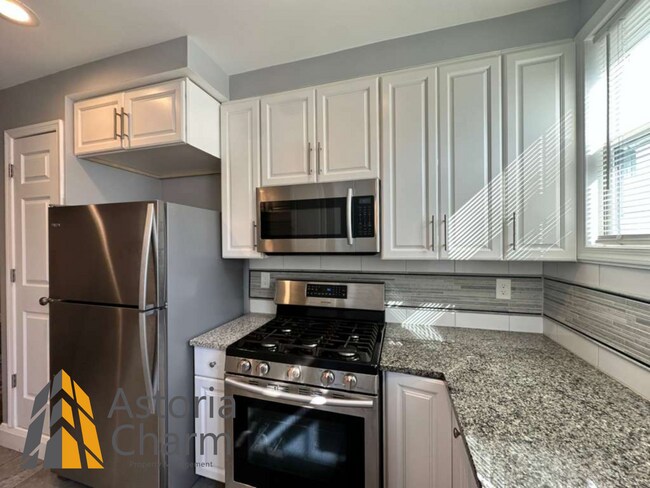 Building Photo - Spacious 3BR/2BA Home with Finished Baseme...