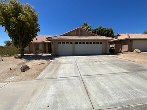 Building Photo - North La Quinta Pool Home