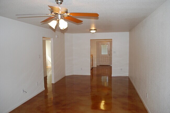 Building Photo - 938 RW