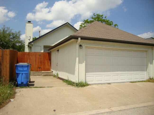 Building Photo - 1007 Black Locust Drive West