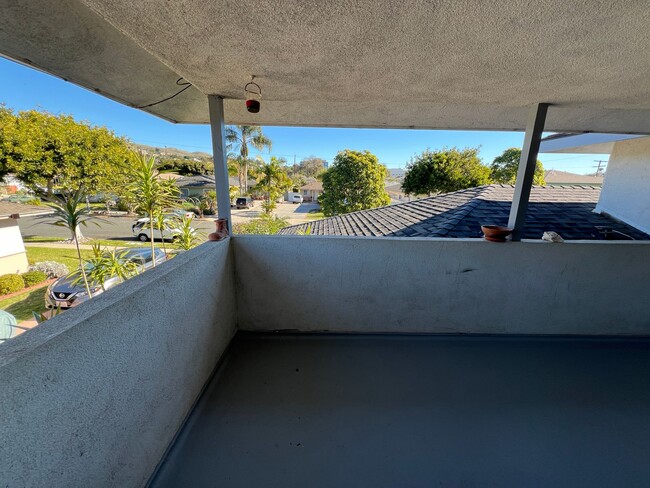 Building Photo - Just For You! Midtown Ventura prime location!