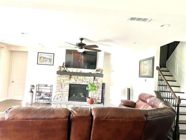 Building Photo - 10359 Paper Birch Dr