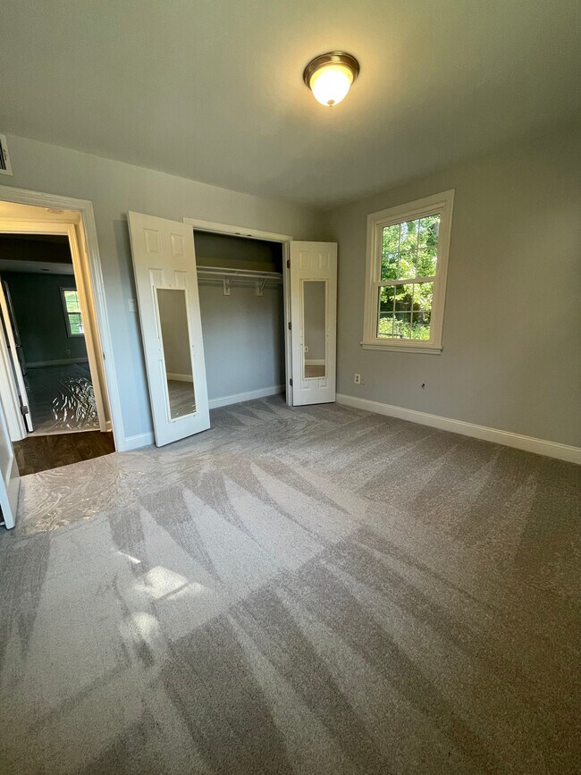 Building Photo - 3128 Headrow Cir