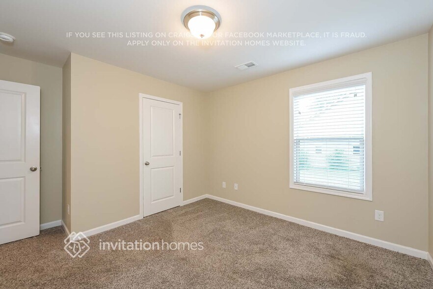 Building Photo - 378 White Trillium Dr