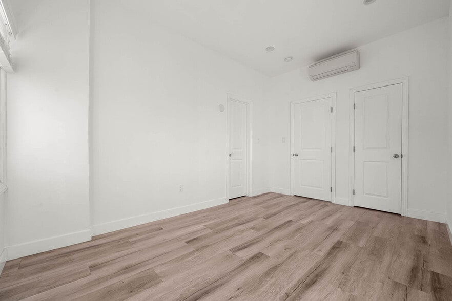 Building Photo - 1450 Hauser Blvd