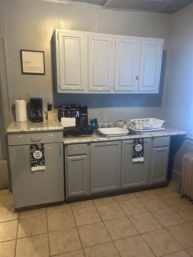 Building Photo - WHITFIELD FLR 1