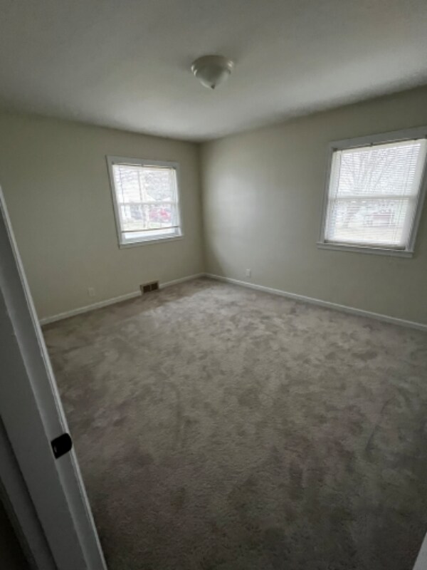 Building Photo - 207 Sunnyhill Dr